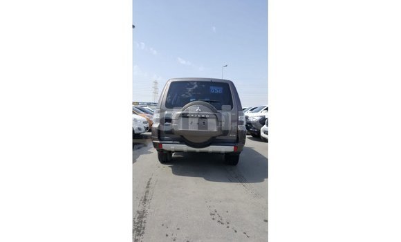 Imported Mitsubishi Pajero Brown Makiinaa iti Import - Dubai keessatti Somalia keessatti Imported Mitsubishi Pajero Brown Makiinaa iti Import - Dubai keessatti Somalia keessatti