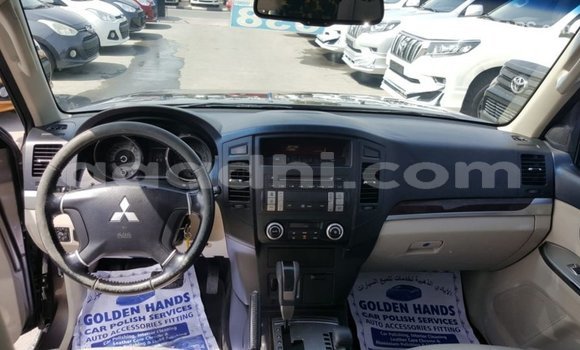 Imported Mitsubishi Pajero Brown Makiinaa iti Import - Dubai keessatti Somalia keessatti Imported Mitsubishi Pajero Brown Makiinaa iti Import - Dubai keessatti Somalia keessatti