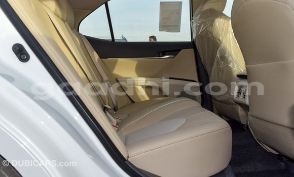 Imported Toyota Camry White Makiinaa iti Import - Dubai keessatti Somalia keessatti Imported Toyota Camry White Makiinaa iti Import - Dubai keessatti Somalia keessatti