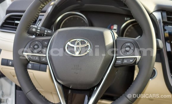 Imported Toyota Camry White Makiinaa iti Import - Dubai keessatti Somalia keessatti Imported Toyota Camry White Makiinaa iti Import - Dubai keessatti Somalia keessatti