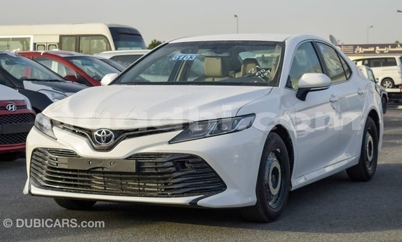 اشتري Imported Toyota Camry أبيض سيارة في Import - Dubai في الصومال اشتري Imported Toyota Camry أبيض سيارة في Import - Dubai في الصومال