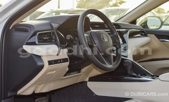 اشتري Imported Toyota Camry أبيض سيارة في Import - Dubai في الصومال اشتري Imported Toyota Camry أبيض سيارة في Import - Dubai في الصومال