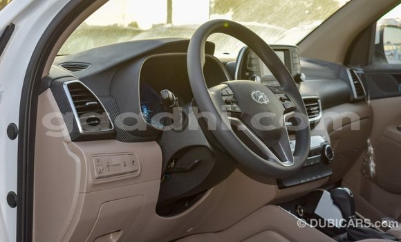 اشتري Imported Hyundai Tucson أبيض سيارة في Import - Dubai في الصومال اشتري Imported Hyundai Tucson أبيض سيارة في Import - Dubai في الصومال