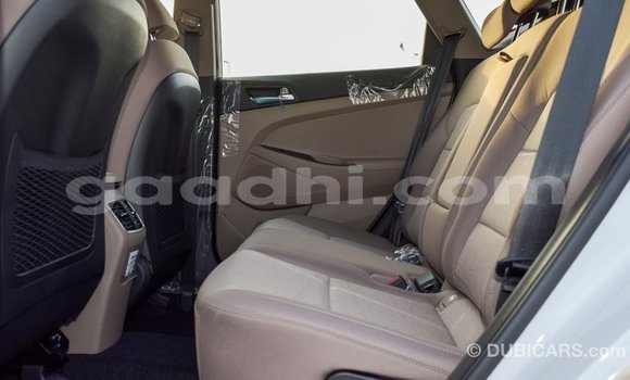 اشتري Imported Hyundai Tucson أبيض سيارة في Import - Dubai في الصومال اشتري Imported Hyundai Tucson أبيض سيارة في Import - Dubai في الصومال
