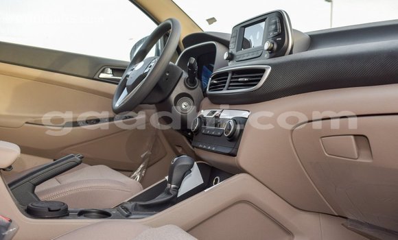 اشتري Imported Hyundai Tucson أبيض سيارة في Import - Dubai في الصومال اشتري Imported Hyundai Tucson أبيض سيارة في Import - Dubai في الصومال