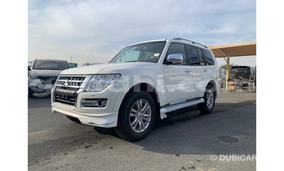 اشتري Imported Mitsubishi Pajero أبيض سيارة في Import - Dubai في الصومال اشتري Imported Mitsubishi Pajero أبيض سيارة في Import - Dubai في الصومال