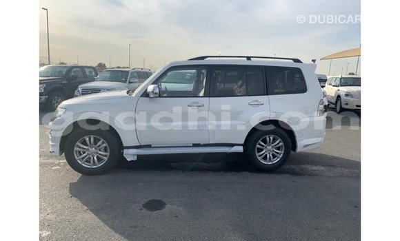 اشتري Imported Mitsubishi Pajero أبيض سيارة في Import - Dubai في الصومال اشتري Imported Mitsubishi Pajero أبيض سيارة في Import - Dubai في الصومال