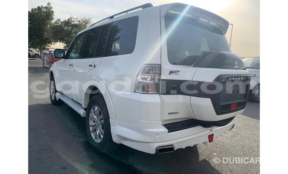 اشتري Imported Mitsubishi Pajero أبيض سيارة في Import - Dubai في الصومال اشتري Imported Mitsubishi Pajero أبيض سيارة في Import - Dubai في الصومال