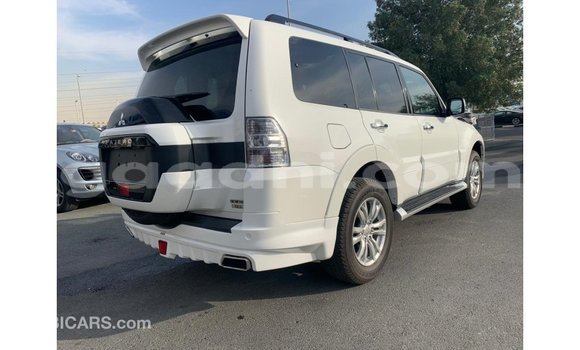 اشتري Imported Mitsubishi Pajero أبيض سيارة في Import - Dubai في الصومال اشتري Imported Mitsubishi Pajero أبيض سيارة في Import - Dubai في الصومال