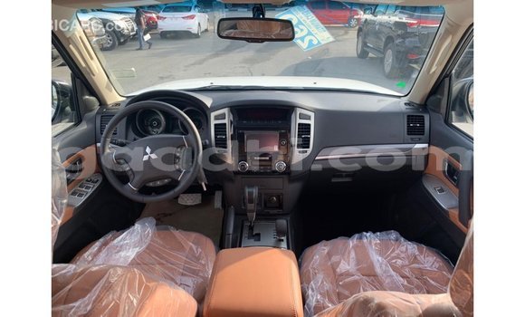 اشتري Imported Mitsubishi Pajero أبيض سيارة في Import - Dubai في الصومال اشتري Imported Mitsubishi Pajero أبيض سيارة في Import - Dubai في الصومال