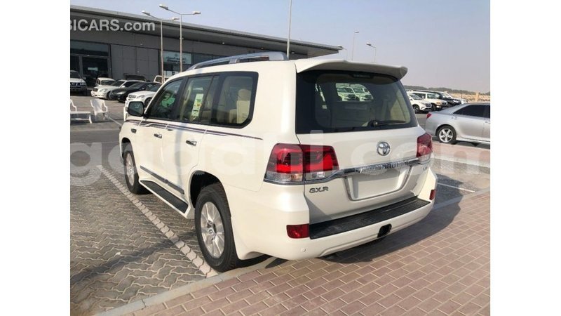 Big with watermark toyota land cruiser somalia import dubai 4246