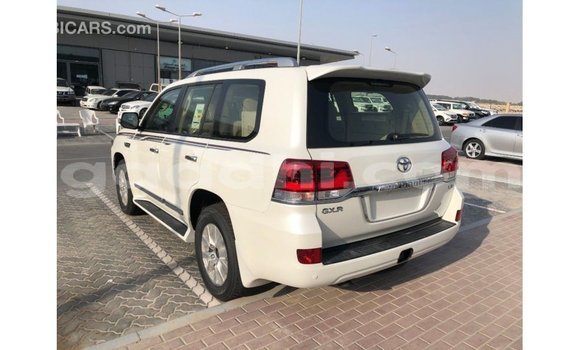 Buy Import Toyota Land Cruiser White Car in Import - Dubai in Somalia Buy Import Toyota Land Cruiser White Car in Import - Dubai in Somalia