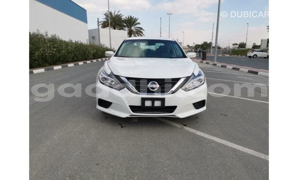 Nunua Imported Nissan Altima Nyeupe Gari ndani ya Import - Dubai nchini Somalia Nunua Imported Nissan Altima Nyeupe Gari ndani ya Import - Dubai nchini Somalia