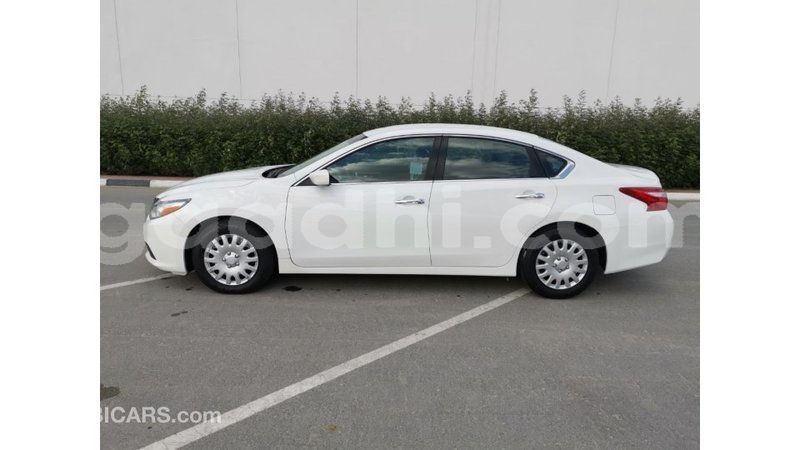 Big with watermark nissan altima somalia import dubai 4253