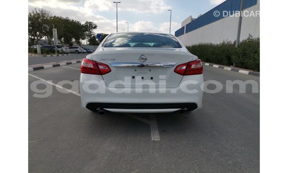 Nunua Imported Nissan Altima Nyeupe Gari ndani ya Import - Dubai nchini Somalia Nunua Imported Nissan Altima Nyeupe Gari ndani ya Import - Dubai nchini Somalia