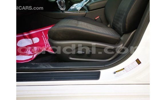 Nunua Imported Nissan Altima Nyeupe Gari ndani ya Import - Dubai nchini Somalia Nunua Imported Nissan Altima Nyeupe Gari ndani ya Import - Dubai nchini Somalia