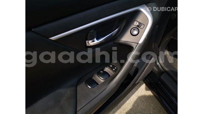 Big with watermark nissan altima somalia import dubai 4254
