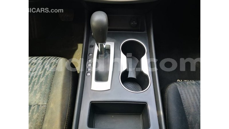 Big with watermark nissan altima somalia import dubai 4254