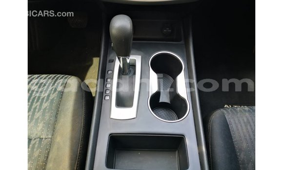 Nunua Imported Nissan Altima Nyeusi Gari ndani ya Import - Dubai nchini Somalia Nunua Imported Nissan Altima Nyeusi Gari ndani ya Import - Dubai nchini Somalia