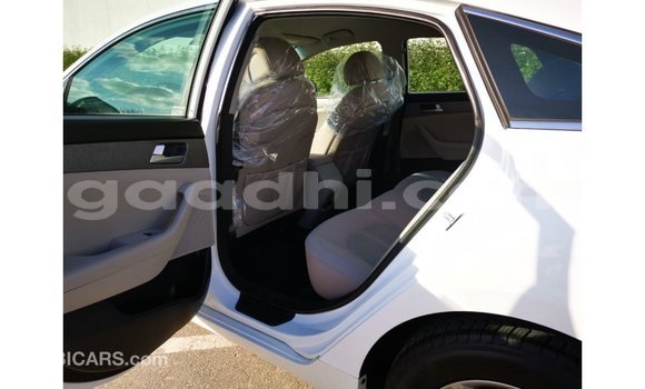 Nunua Imported Hyundai Sonata Nyeupe Gari ndani ya Import - Dubai nchini Somalia Nunua Imported Hyundai Sonata Nyeupe Gari ndani ya Import - Dubai nchini Somalia