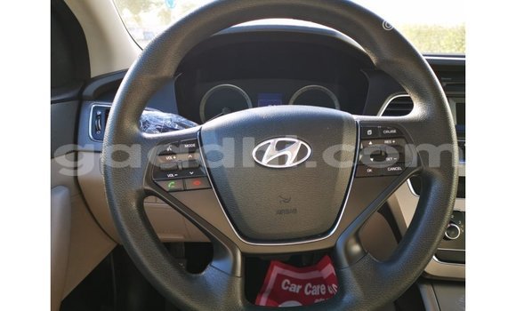 Nunua Imported Hyundai Sonata Nyeupe Gari ndani ya Import - Dubai nchini Somalia Nunua Imported Hyundai Sonata Nyeupe Gari ndani ya Import - Dubai nchini Somalia