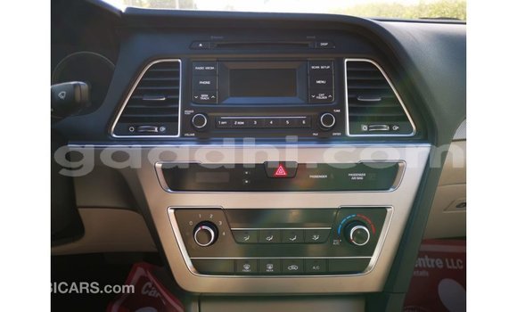 Nunua Imported Hyundai Sonata Nyeupe Gari ndani ya Import - Dubai nchini Somalia Nunua Imported Hyundai Sonata Nyeupe Gari ndani ya Import - Dubai nchini Somalia