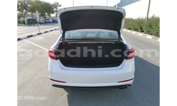 Nunua Imported Hyundai Sonata Nyeupe Gari ndani ya Import - Dubai nchini Somalia Nunua Imported Hyundai Sonata Nyeupe Gari ndani ya Import - Dubai nchini Somalia