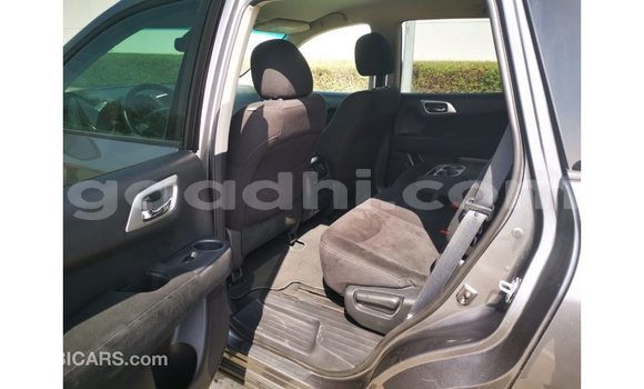 Nunua Imported Nissan Pathfinder Nyingine Gari ndani ya Import - Dubai nchini Somalia Nunua Imported Nissan Pathfinder Nyingine Gari ndani ya Import - Dubai nchini Somalia