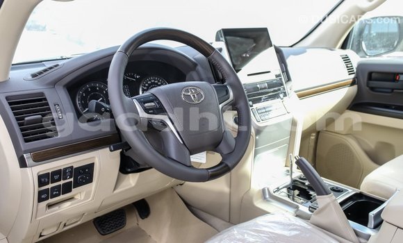 Buy Import Toyota Land Cruiser White Car in Import - Dubai in Somalia Buy Import Toyota Land Cruiser White Car in Import - Dubai in Somalia
