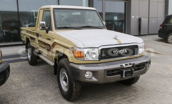 Buy Import Toyota Land Cruiser Beige Car in Import - Dubai in Somalia Buy Import Toyota Land Cruiser Beige Car in Import - Dubai in Somalia