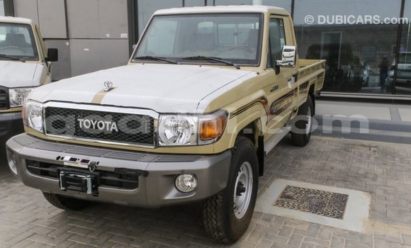 Buy Import Toyota Land Cruiser Beige Car in Import - Dubai in Somalia Buy Import Toyota Land Cruiser Beige Car in Import - Dubai in Somalia