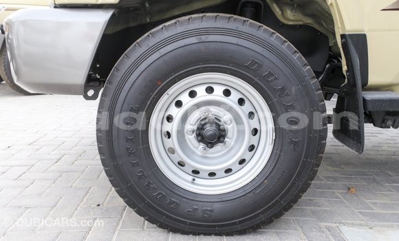 Buy Import Toyota Land Cruiser Beige Car in Import - Dubai in Somalia Buy Import Toyota Land Cruiser Beige Car in Import - Dubai in Somalia