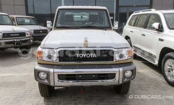 Buy Import Toyota Land Cruiser Beige Car in Import - Dubai in Somalia Buy Import Toyota Land Cruiser Beige Car in Import - Dubai in Somalia