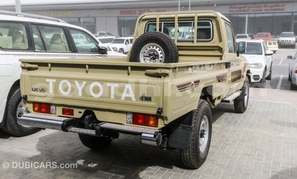 Buy Import Toyota Land Cruiser Beige Car in Import - Dubai in Somalia Buy Import Toyota Land Cruiser Beige Car in Import - Dubai in Somalia
