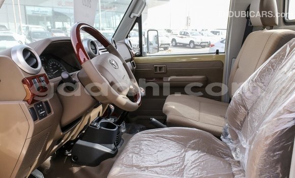 Buy Import Toyota Land Cruiser Beige Car in Import - Dubai in Somalia Buy Import Toyota Land Cruiser Beige Car in Import - Dubai in Somalia