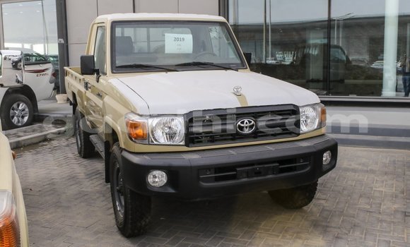 Buy Import Toyota Land Cruiser Beige Car in Import - Dubai in Somalia Buy Import Toyota Land Cruiser Beige Car in Import - Dubai in Somalia