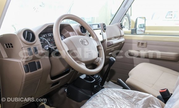 Buy Import Toyota Land Cruiser Beige Car in Import - Dubai in Somalia Buy Import Toyota Land Cruiser Beige Car in Import - Dubai in Somalia