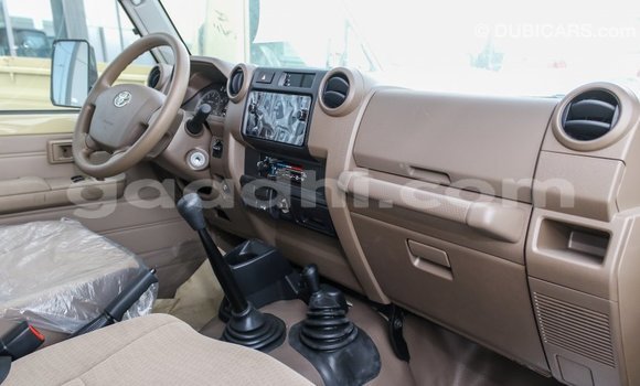 Buy Import Toyota Land Cruiser Beige Car in Import - Dubai in Somalia Buy Import Toyota Land Cruiser Beige Car in Import - Dubai in Somalia