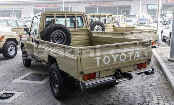 Buy Import Toyota Land Cruiser Beige Car in Import - Dubai in Somalia Buy Import Toyota Land Cruiser Beige Car in Import - Dubai in Somalia