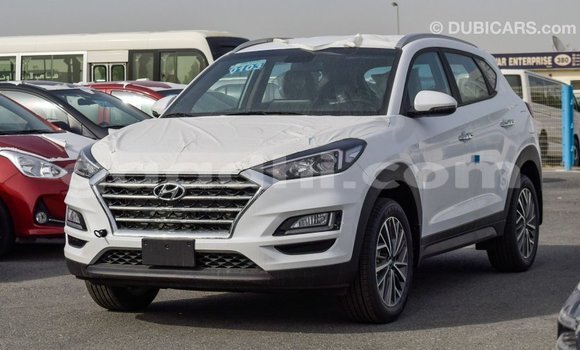 اشتري Imported Hyundai Tucson أبيض سيارة في Import - Dubai في الصومال اشتري Imported Hyundai Tucson أبيض سيارة في Import - Dubai في الصومال