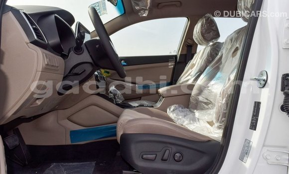 اشتري Imported Hyundai Tucson أبيض سيارة في Import - Dubai في الصومال اشتري Imported Hyundai Tucson أبيض سيارة في Import - Dubai في الصومال