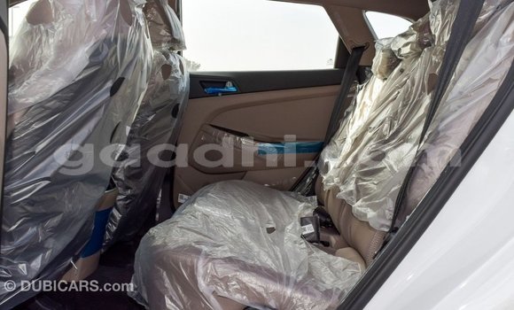 اشتري Imported Hyundai Tucson أبيض سيارة في Import - Dubai في الصومال اشتري Imported Hyundai Tucson أبيض سيارة في Import - Dubai في الصومال