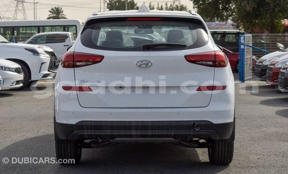 اشتري Imported Hyundai Tucson أبيض سيارة في Import - Dubai في الصومال اشتري Imported Hyundai Tucson أبيض سيارة في Import - Dubai في الصومال