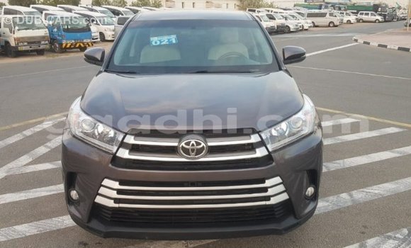 ይግዙ Imported Toyota Highlander ሌላ መኪና በ Import - Dubai በ ሶማሊያ ይግዙ Imported Toyota Highlander ሌላ መኪና በ Import - Dubai በ ሶማሊያ