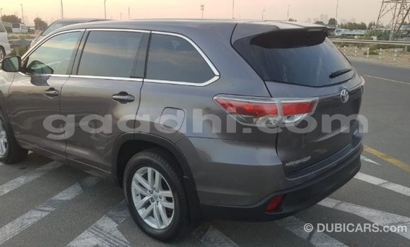 ይግዙ Imported Toyota Highlander ሌላ መኪና በ Import - Dubai በ ሶማሊያ ይግዙ Imported Toyota Highlander ሌላ መኪና በ Import - Dubai በ ሶማሊያ