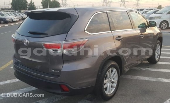 ይግዙ Imported Toyota Highlander ሌላ መኪና በ Import - Dubai በ ሶማሊያ ይግዙ Imported Toyota Highlander ሌላ መኪና በ Import - Dubai በ ሶማሊያ
