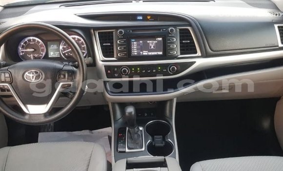 ይግዙ Imported Toyota Highlander ሌላ መኪና በ Import - Dubai በ ሶማሊያ ይግዙ Imported Toyota Highlander ሌላ መኪና በ Import - Dubai በ ሶማሊያ