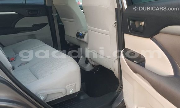ይግዙ Imported Toyota Highlander ሌላ መኪና በ Import - Dubai በ ሶማሊያ ይግዙ Imported Toyota Highlander ሌላ መኪና በ Import - Dubai በ ሶማሊያ