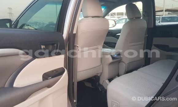 ይግዙ Imported Toyota Highlander ሌላ መኪና በ Import - Dubai በ ሶማሊያ ይግዙ Imported Toyota Highlander ሌላ መኪና በ Import - Dubai በ ሶማሊያ