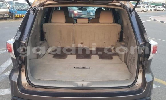 ይግዙ Imported Toyota Highlander ሌላ መኪና በ Import - Dubai በ ሶማሊያ ይግዙ Imported Toyota Highlander ሌላ መኪና በ Import - Dubai በ ሶማሊያ